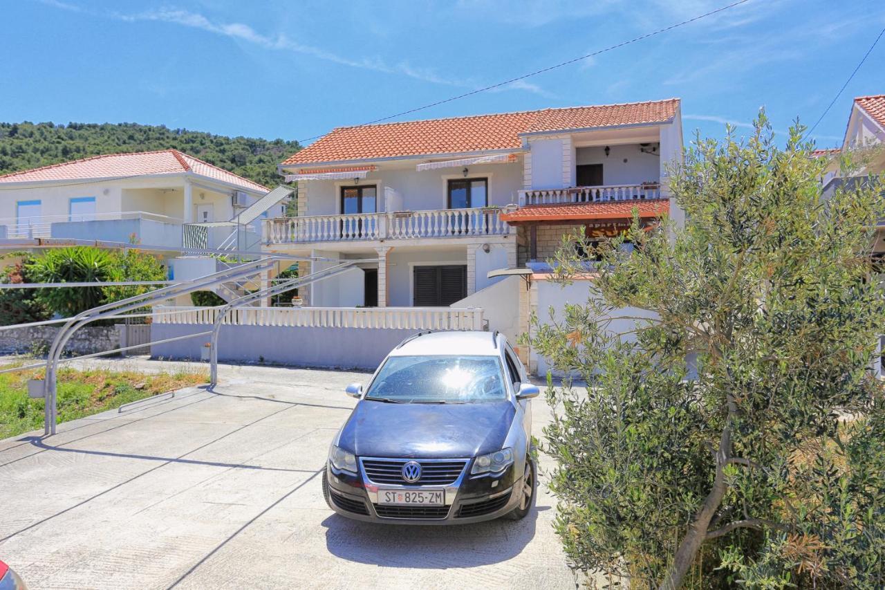 Apartments By The Sea Slatine, Ciovo - 16131 Buitenkant foto